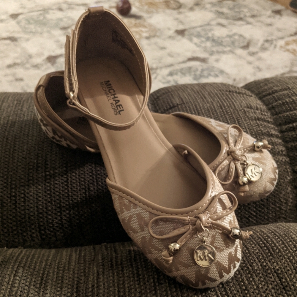 Michael Kors girls dress shoe